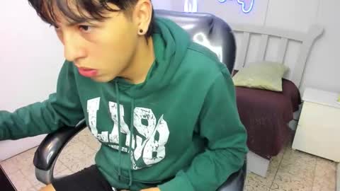 Stiwen online show from 09/26/25, 12:31