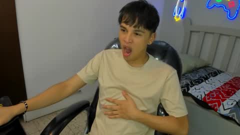 Stiwen online show from 11/12/25, 02:17