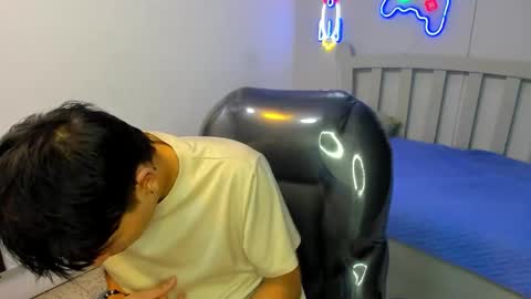 Stiwen online show from 11/19/25, 05:24