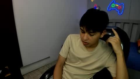 Stiwen online show from 11/26/25, 01:01