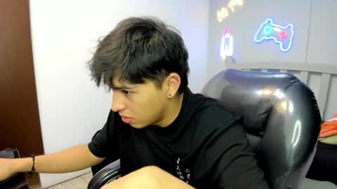 Stiwen online show from 11/29/25, 08:23