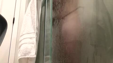 stlhotwifeguy online show from 12/31/24, 03:42