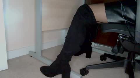 stockings_stockings online show from 03/05/26, 10:55