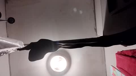 Snapshot of stokely571996 chatting on 12/04/25, 11:41 Oval2022 online show from 12/04/25, 11:41