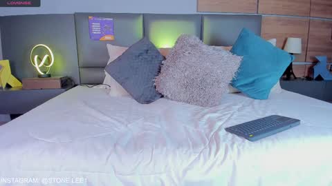 Snapshot of stone_lee_ chatting on 01/14/25, 06:24 Stone Lee online show from 01/14/25, 06:24