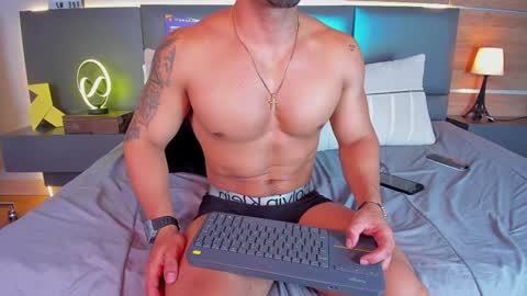 Snapshot of stone_lee_ chatting on 01/31/25, 01:12 Stone Lee online show from 01/31/25, 01:12