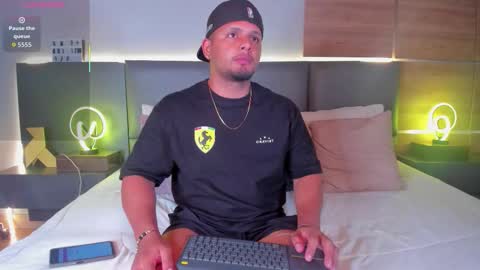 Snapshot of stone_lee_ chatting on 09/16/25, 01:50 Stone Lee online show from 09/16/25, 01:50
