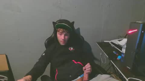 Snapshot of stonedpanda77 chatting on 12/17/24, 05:40 stonedpanda77 online show from 12/17/24, 05:40