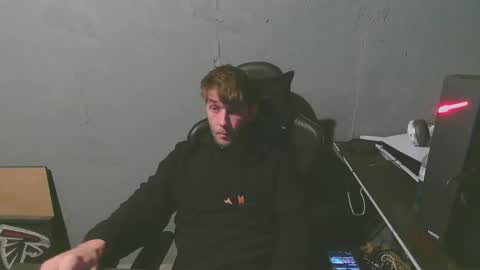 Snapshot of stonedpanda77 chatting on 12/23/24, 03:18 stonedpanda77 online show from 12/23/24, 03:18