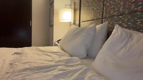 Snapshot of stoneybel chatting on 11/24/25, 04:23 stoneybel online show from 11/24/25, 04:23