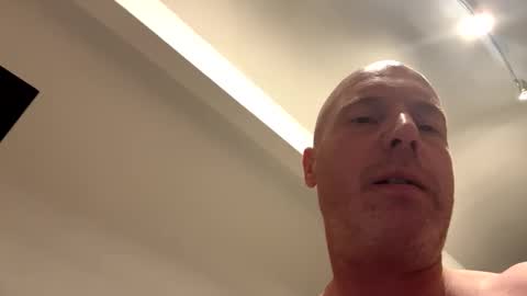Snapshot of stoodley22 chatting on 04/20/26, 04:32 Stoodley22 online show from 04/20/26, 04:32