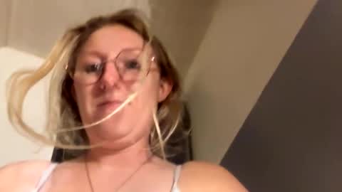 Snapshot of stormyybabe chatting on 07/25/26, 04:43 Stormyybabe online show from 07/25/26, 04:43