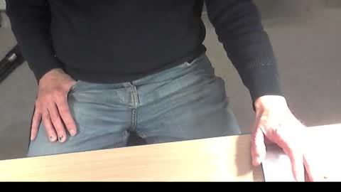 Snapshot of str8_dave chatting on 11/16/25, 05:51 Dave online show from 11/16/25, 05:51