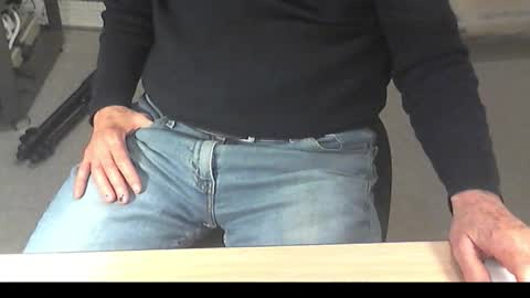 Snapshot of str8_dave chatting on 11/23/25, 11:15 Dave online show from 11/23/25, 11:15