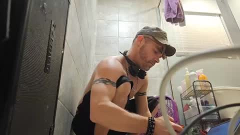 Snapshot of str8foryouguy chatting on 02/17/25, 05:47 Str8 online show from 02/17/25, 05:47