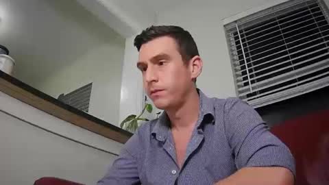 Snapshot of str8stuntcox chatting on 10/07/25, 03:47 Str8StuntCox online show from 10/07/25, 03:47