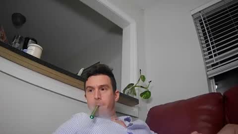 Snapshot of str8stuntcox chatting on 10/08/25, 02:42 Str8StuntCox online show from 10/08/25, 02:42