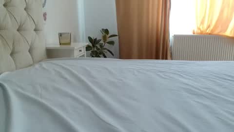 Snapshot of straight_curiouscock chatting on 02/24/25, 08:49 Vivian online show from 02/24/25, 08:49