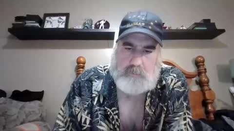 Snapshot of straightbear4you chatting on 09/29/25, 10:25 Straightbear4you online show from 09/29/25, 10:25