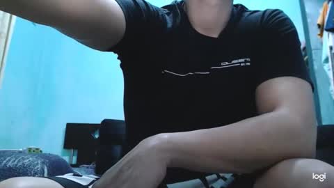 Snapshot of straiker_ chatting on 02/10/26, 01:10 striker online show from 02/10/26, 01:10