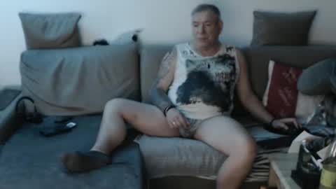 Snapshot of stranger1966 chatting on 09/30/25, 05:34 Stranger online show from 09/30/25, 05:34