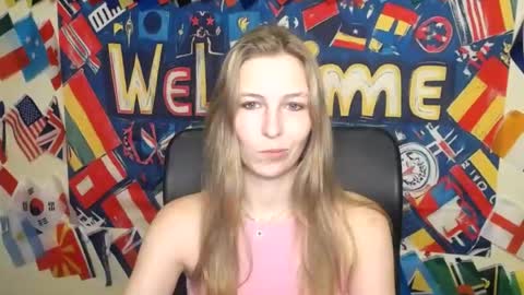 Snapshot of stranger_giirl chatting on 07/13/26, 06:16 Amalia online show from 07/13/26, 06:16