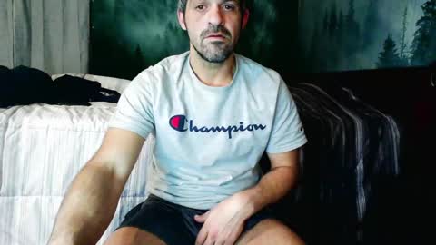 Snapshot of strangeratnight87 chatting on 01/11/25, 09:04 strangeratnight87 online show from 01/11/25, 09:04