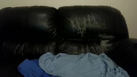 Snapshot of strangeratnight87 chatting on 09/08/25, 05:01 strangeratnight87 online show from 09/08/25, 05:01