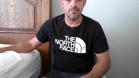 Snapshot of strangeratnight87 chatting on 09/18/25, 01:02 strangeratnight87 online show from 09/18/25, 01:02