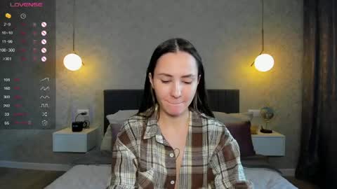 Snapshot of straw_juice chatting on 04/26/26, 10:13 Laura online show from 04/26/26, 10:13