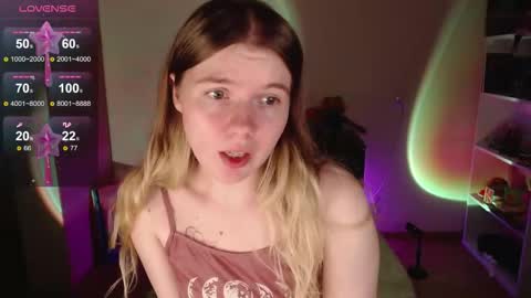 Snapshot of strawberry_juli chatting on 10/07/25, 11:29 Juli online show from 10/07/25, 11:29