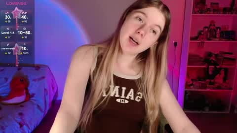 Snapshot of strawberry_juli chatting on 05/22/26, 04:19 Juli online show from 05/22/26, 04:19