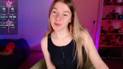 Snapshot of strawberry_juli chatting on 06/06/26, 05:34 Juli online show from 06/06/26, 05:34
