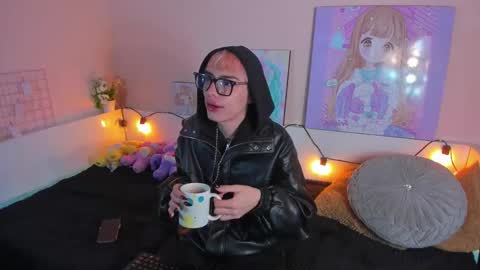 strawberry_kitty_ online show from 11/03/25, 03:30