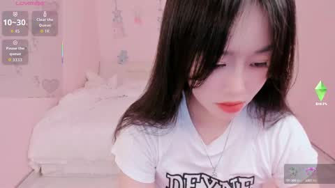 strawberry_loveee online show from 09/27/25, 09:25