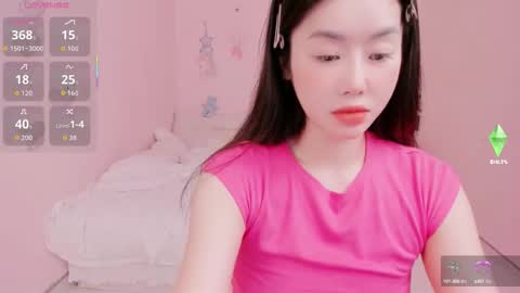 strawberry_loveee online show from 09/28/25, 08:20