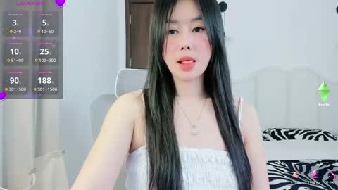 Snapshot of strawberry_loveee chatting on 12/14/25, 04:12 strawberry_loveee online show from 12/14/25, 04:12