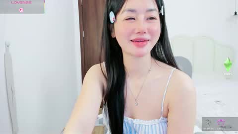 Snapshot of strawberry_loveee chatting on 02/13/26, 05:03 strawberry_loveee online show from 02/13/26, 05:03