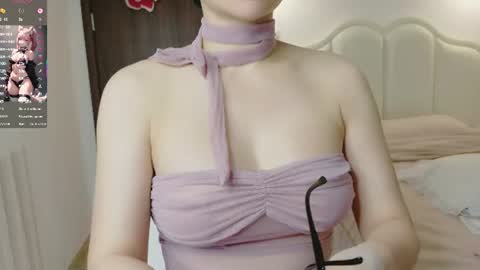 strawberry_loveee online show from 06/29/26, 01:56