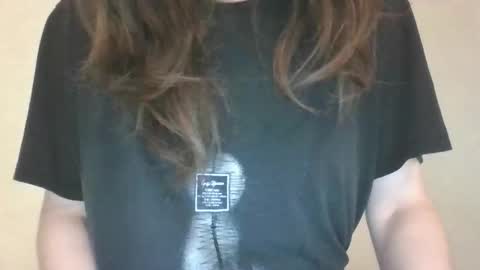 Snapshot of strawberry_soul chatting on 10/24/25, 03:30 Harriet online show from 10/24/25, 03:30