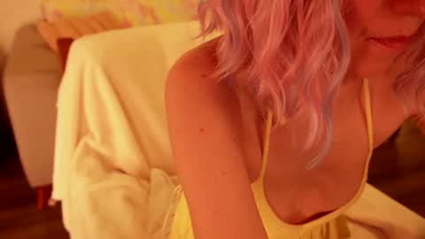 Snapshot of strawberryemma chatting on 07/24/26, 10:08 Strawberry Emma online show from 07/24/26, 10:08