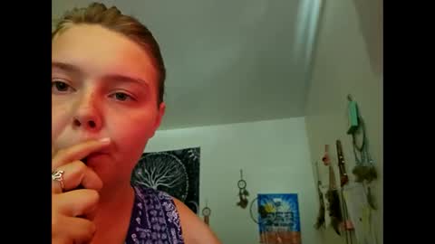 Strawberry online show from 10/23/25, 04:17