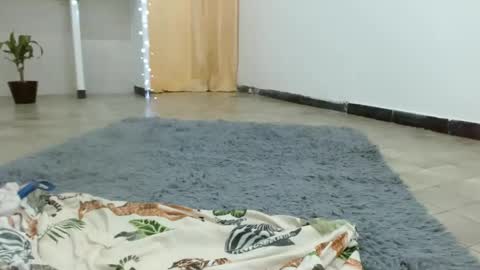 Snapshot of strawberrysexy735 chatting on 02/24/25, 05:09 Dulce online show from 02/24/25, 05:09