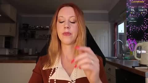 Amorina online show from 09/17/25, 09:11