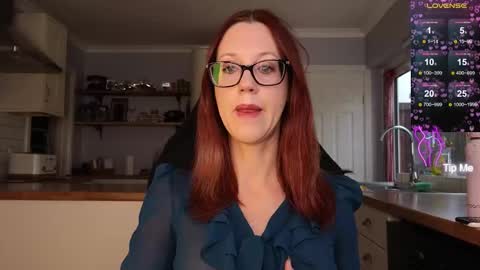 Amorina online show from 10/14/25, 09:21