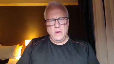 Snapshot of strkgforyou chatting on 10/27/25, 05:39 Stroking For You online show from 10/27/25, 05:39