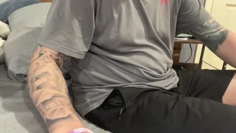 Snapshot of stroking33again chatting on 05/19/26, 02:34 stroking33again online show from 05/19/26, 02:34