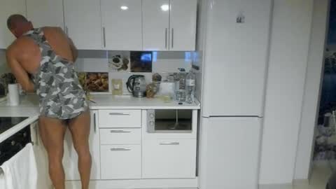 Strong Arni online show from 02/12/25, 06:30