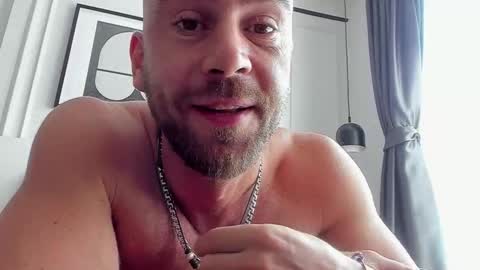 Strong Arni online show from 11/30/25, 04:27