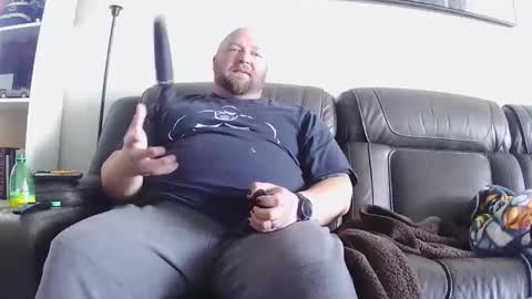 strong_bear89 online show from 01/12/26, 08:14